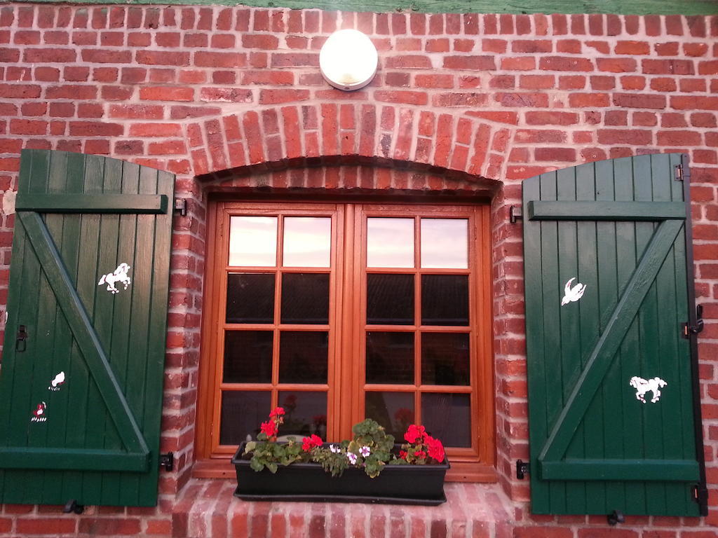 Gite De La Ferme Des Crins Blancs Villa Hazebrouck Room photo